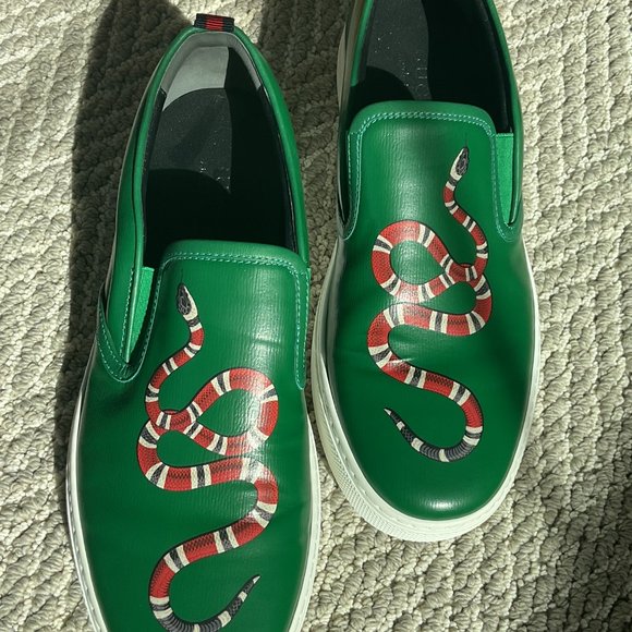 Gucci men's size 9.5 leather loafers Kingsnake design. perfect condition - Picture 3 of 7